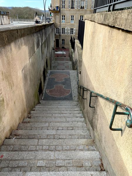 Fichier:Rue Sous St Arnould.jpg