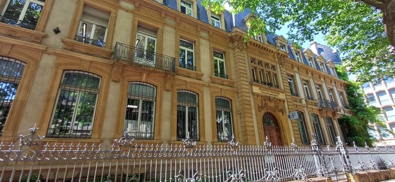 Fichier:Batiment-finances-publiques.jpg